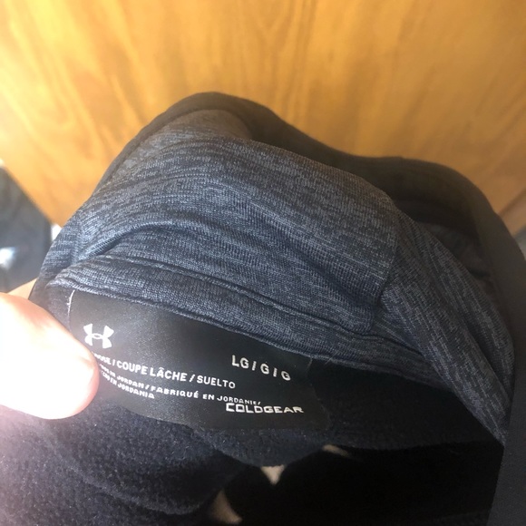 Large Under Armour cold gear sweatshirt - Picture 3 of 3